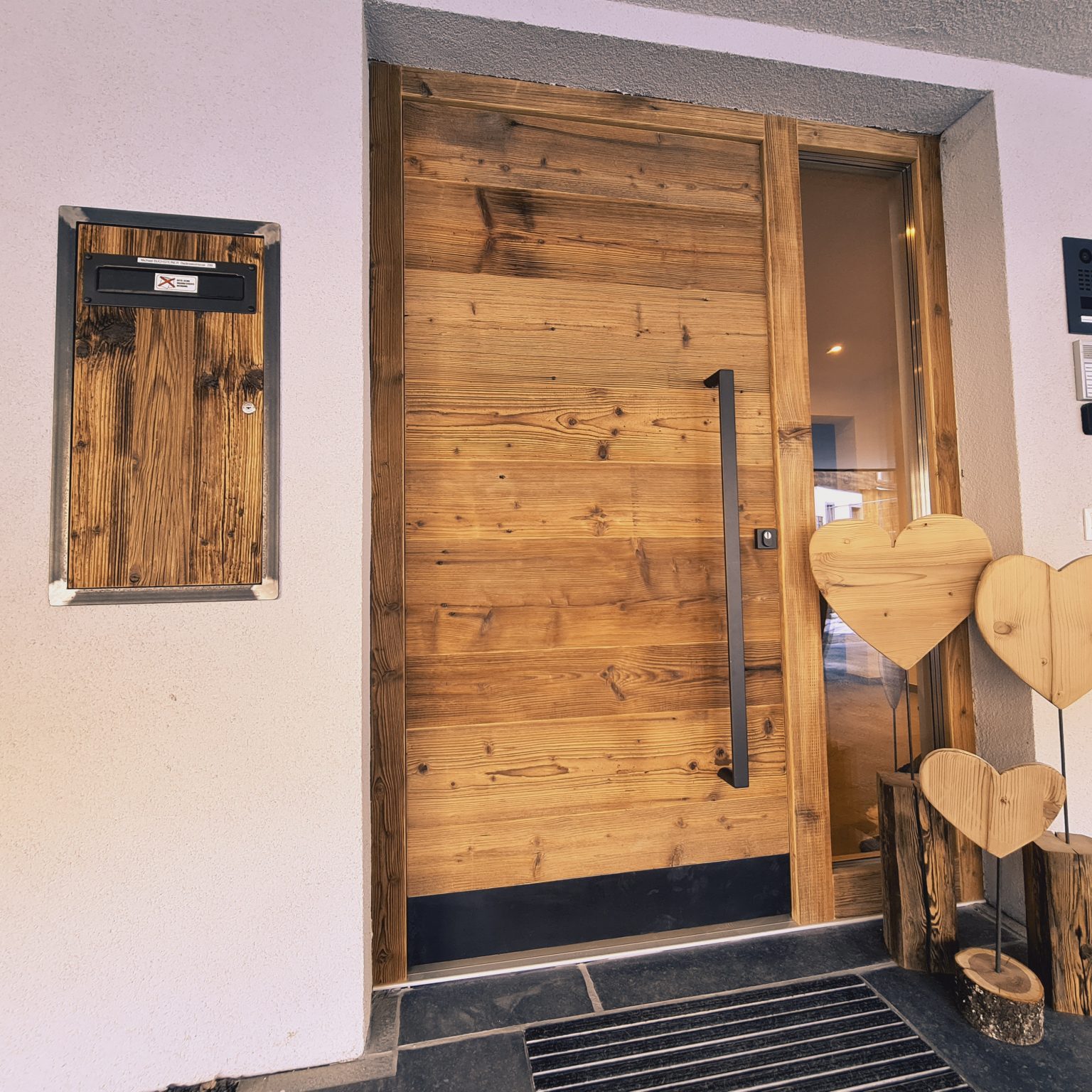 Haustüre mit dem Motto… alt trifft neu - Meine Haustür aus Holz